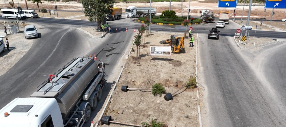 Büyükşehir’den Havaalanı Yolunda Ağaçlandırma
