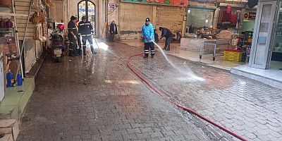 Antakya Belediyesi çarşılarda yıkama çalışmaları yapıyor