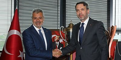 Bakan Bayraktar, HBB Personeli ile Bayramlaştı