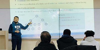 Bangladeşli öğretim üyesi İSTE’de ders verdi