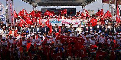 Başkan Öntürk, Bayram Neşesini Çocuklarla Paylaştı