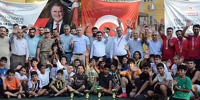 Belen'de 30 Ağustos Zafer Kupası'nda ödüller sahiplerini buldu Belen'de 30 Ağustos Zafer Kupası'nda ödüller sahiplerini buldu 