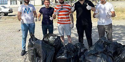 CHP’li Gençler Çöp Topladı