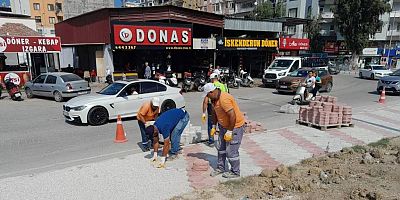 Depremde Hasar Alan İsmet İnönü Bulvarı Yenileniyor