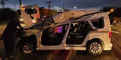 Dörtyol’da hafif ticari araçla ile tır çarpıştı, 1 kişi öldü, 1 kişi yaralandı