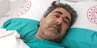 Gazeteci Akın Bodur depremde yıkılan bina enkazından yaralı olarak kurtarıldı, iki ameliyat geçirdi