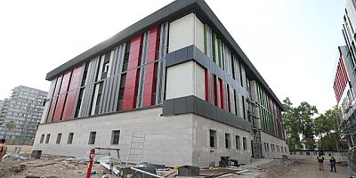 Hatay'da öğrenci yurdu ve sosyal tesislerin yapımı sürüyor