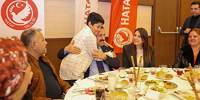 Hatay Valisi Mustafa Masatlı, koruyucu ailelerle iftarda buluştu