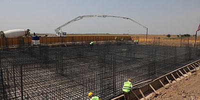 HBB, Kumlu’da Çok Amaçlı Salonun Temelini Atarak İnşasına Başladı