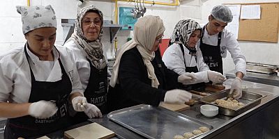 HBB’nin Ramazan Etkinliklerinde Emine Beder’den Gastronomi Ziyareti