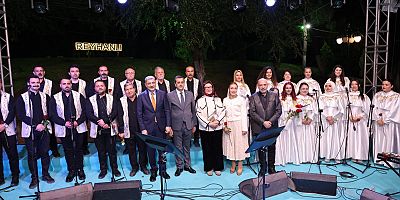 İrfan ve Sanat Günleri’nde Sahne Medeniyetler Korosu’nun