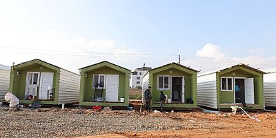 İskenderun’da Etkili Olan Kuvvetli Rüzgara Konteynerler Dayanamadı!