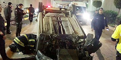 İskenderun'da Takla Atan Otomobilde 2 Kişi Yaralandı
