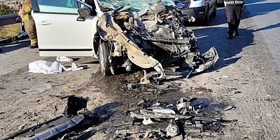 İskenderun'da tıra çarpan otomobildeki 2 kişi yaralandı