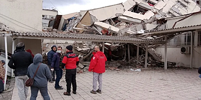 İskenderun Devlet Hastanesi yoğun bakım binası çöktü