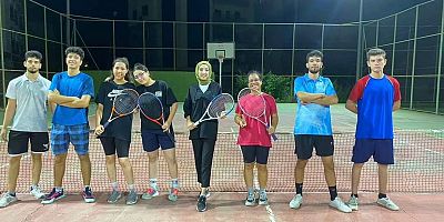İskenderun Gençlik Merkezi'nde Gençler Arası Tenis Turnuvası Heyecanı 
