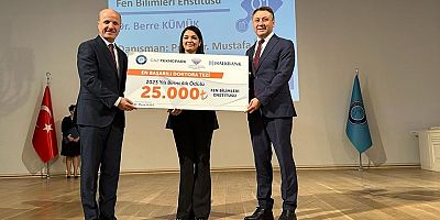 İSTE’li Akademisyen Yılın Tezi Ödülünü Yök Başkanı’ndan Aldı