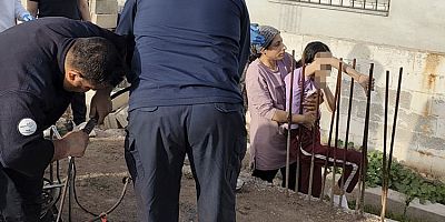 Kumlu'da Koluna Inşaat Demiri Batan Çocuğu Itfaiye Kurtardı