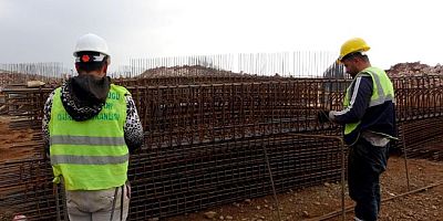 Kumlu’daki iki depoda çalışmalar hızla ilerliyor