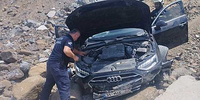 Samandağ’da otomobilin uçuruma yuvarlanması sonucu 2 kişi yaralandı