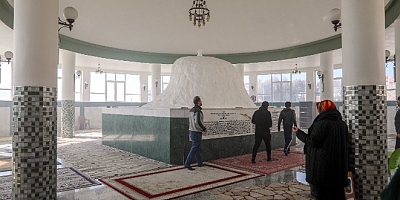 Samandağ’daki Hızır Türbesi depremden etkilenmedi