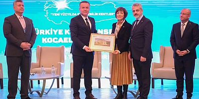 Türkiye Kent Konseyi’nde Devir Teslim Töreni